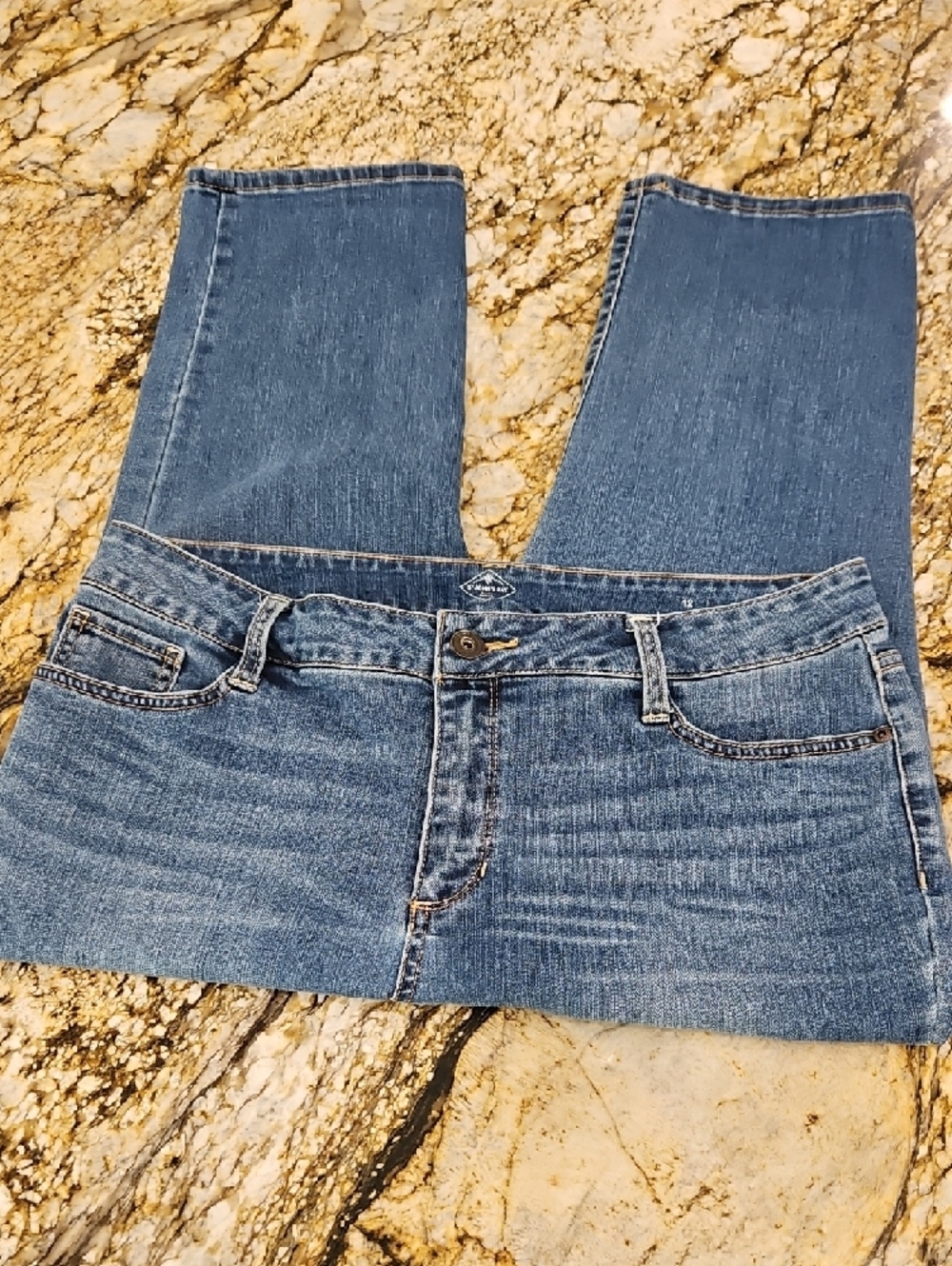 St. John's Bay Medium Blue Jeans Cropped Size 12, Inseam 22" Rise 10" - Picture 5 of 6